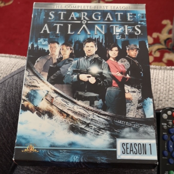 Set of 5 Dvds - Complete Stargate Atlantis Series - Picture 1 of 11
